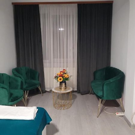 Zenlux Hotel Iasi Exterior photo